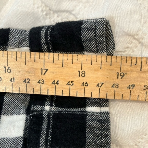 Weatherproof Vintage women’s medium (in my opinion) flannel cotton Plaid Shirt - Picture 9 of 15